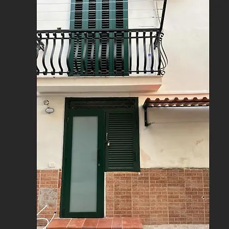 At Pedestrian Characteristic Area - Casa Luz Apartment